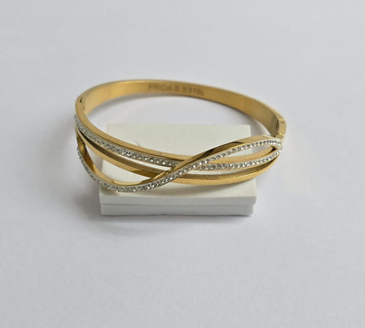 subtle sparkle to your every movement.